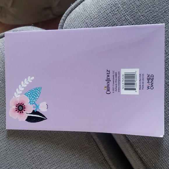 Books - Picture 2 of 5